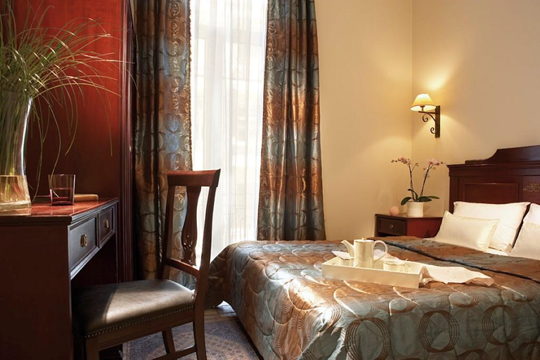 Bedroom 2, Luxembourg, Central Macedonia