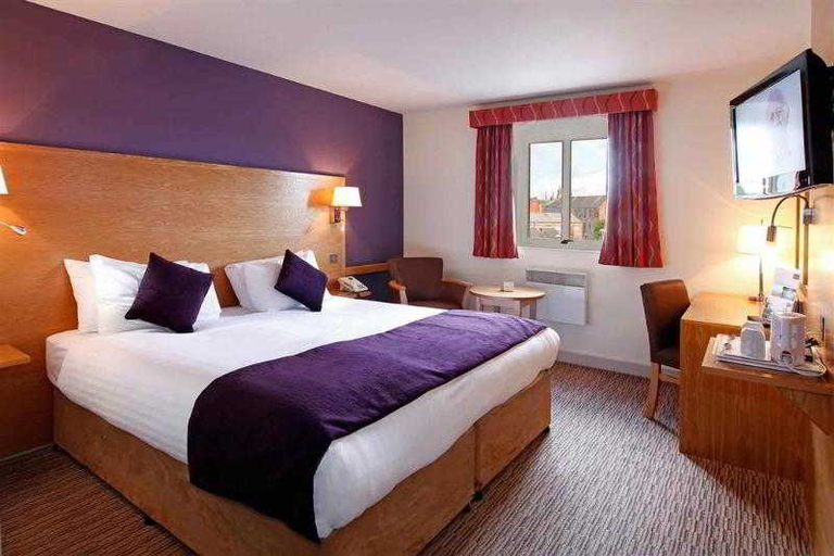 Bedroom 4, Mercure Wigan Oak, Wigan