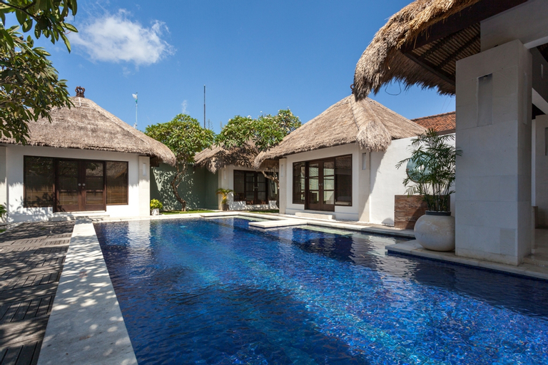 Swimming Pool 13