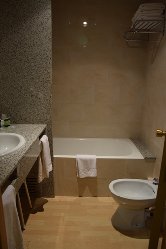 Bathroom, City M28