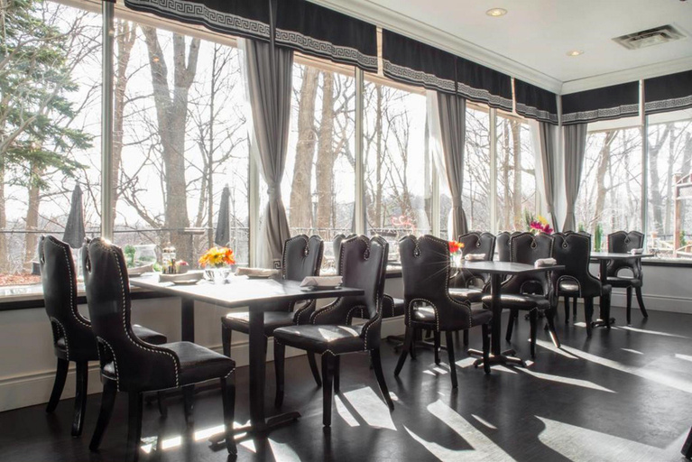 Food & Drinks 5, TownePlace Suites by Marriott Toronto Oakville, Halton