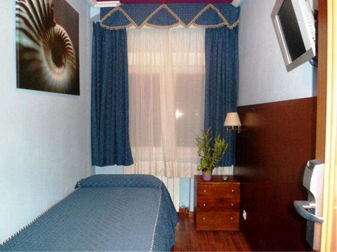Bedroom 3, Las Nieves, Huesca