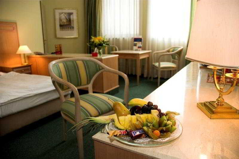 Bedroom 3, Spark by Hilton Wuppertal City Centre, Wuppertal