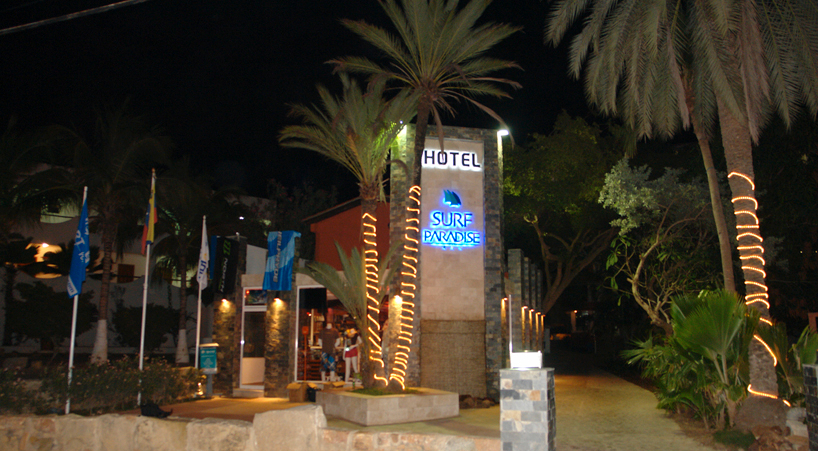 Surf Paradise, Díaz