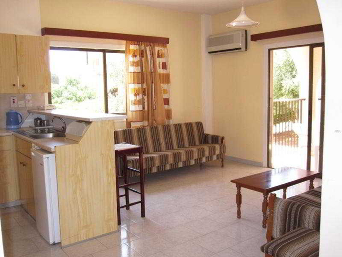 Bedroom 3, Windmills Hotel Apts