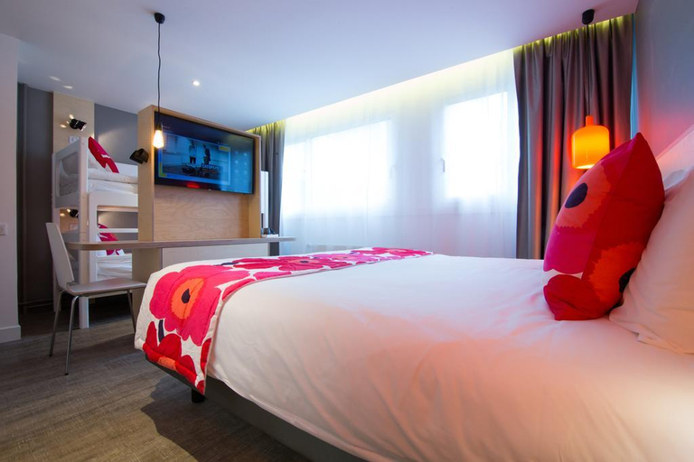 Bedroom 3, Regence la Defense, Hauts-de-Seine