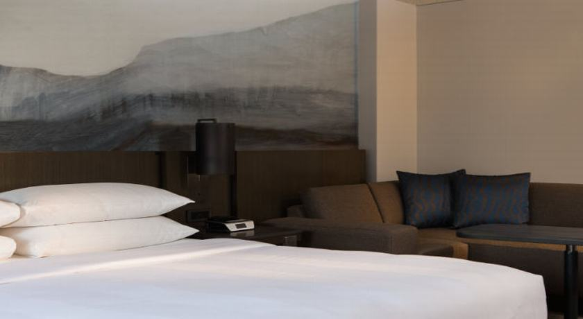 Bedroom 2, Calgary Marriott Downtown Hotel, Division No. 6