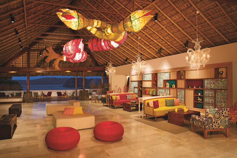 Public Area 4, Secrets Papagayo, Carrillo