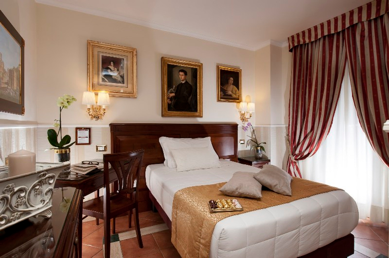 Bedroom 3, Des Artistes, Rome