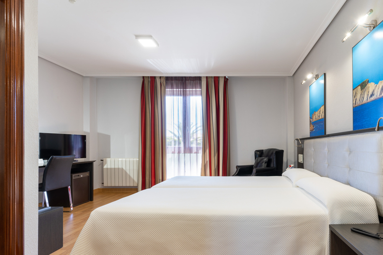 Bedroom 4, Château la Roca, Cantabria