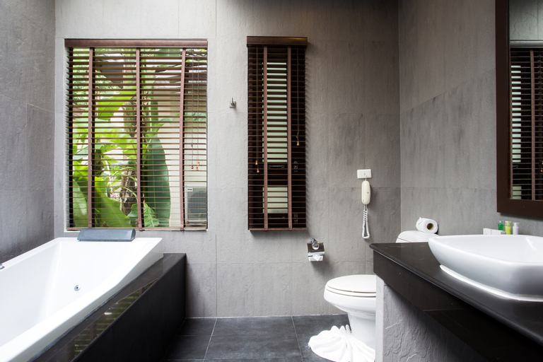 Bathroom 29