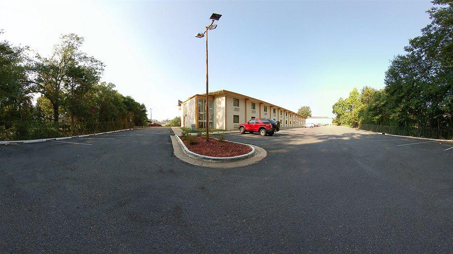 Public Area 2, Travelodge by Wyndham Forsyth, Monroe