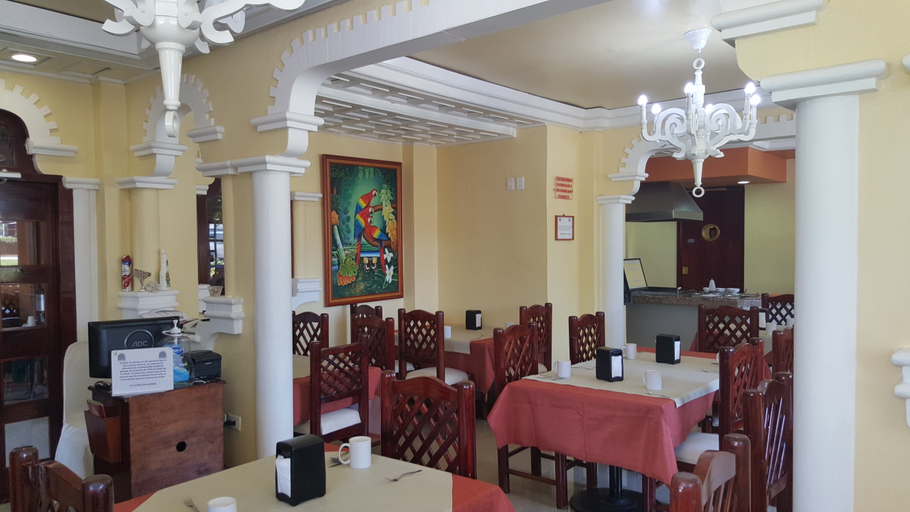 Food & Drinks 5, Baez Carrizal, Centro