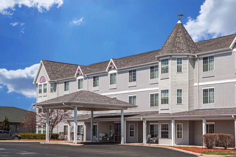Exterior & Views 2, Comfort Inn & Suites Geneva - West Chicago, Kane
