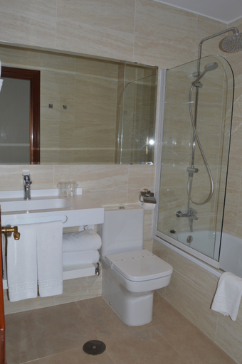 Bathroom 4, La Arquera, Asturias