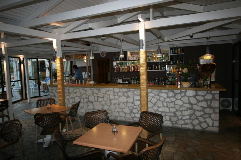 Food & Drinks 4, Village Inn, Ionian Islands