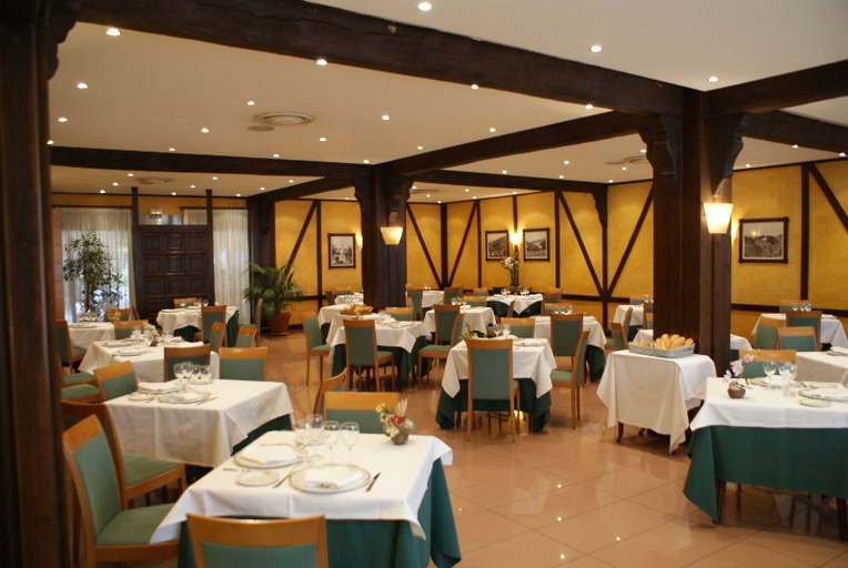 Food & Drinks 5, B&B Hotel Donostia San Sebastian Aeropuerto, Guipúzcoa
