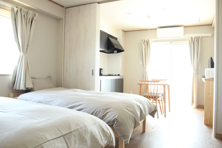 Bedroom 3, Parinaka Weekly, Miyakojima