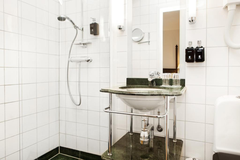 Bathroom 5, Elite Palace Hotel & Spa, Solna