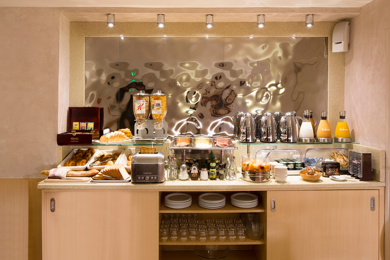 Food & Drinks 5, Europe Hotel Paris Eiffel, Paris