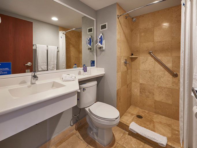Bathroom 4, City Express by Marriot SLP Zona Industrial, San Luis Potosí