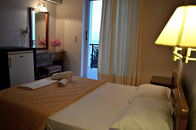 Bedroom 4, Chryssi Akti Hotel, Ionian Islands