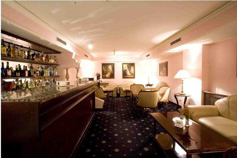 Public Area 3, Maria Luisa Sofia, Stolichna