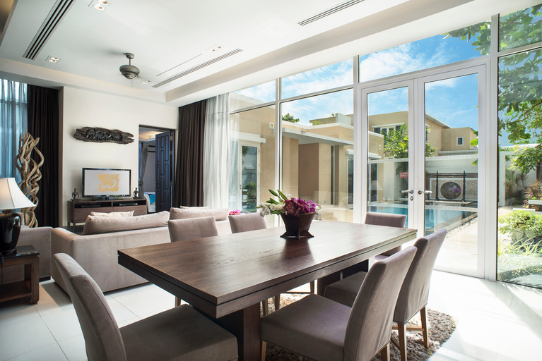 Dining Room 18