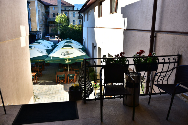 Hotel Ostrov, Calimanesti