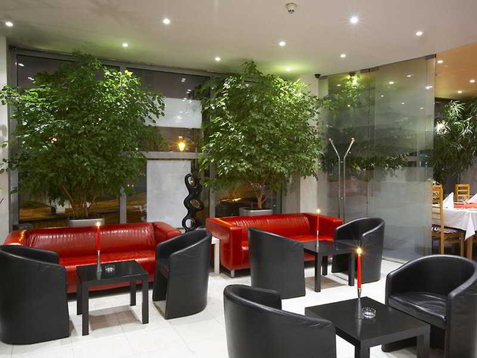 Public Area 3, Luxury Family Hotel Bílá Labut, Praha 7
