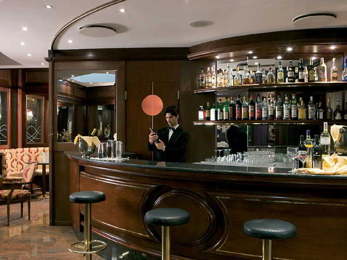 Food & Drinks 5, hotel mythos, Milano