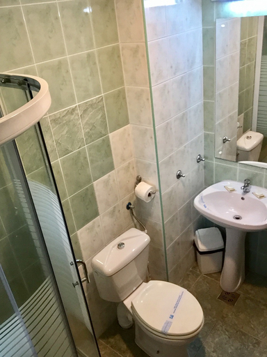 Bathroom, London Constanta, Constanta
