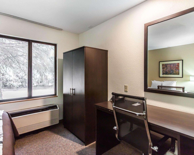 Bathroom 5, Rodeway Inn Boise Airport, Ada