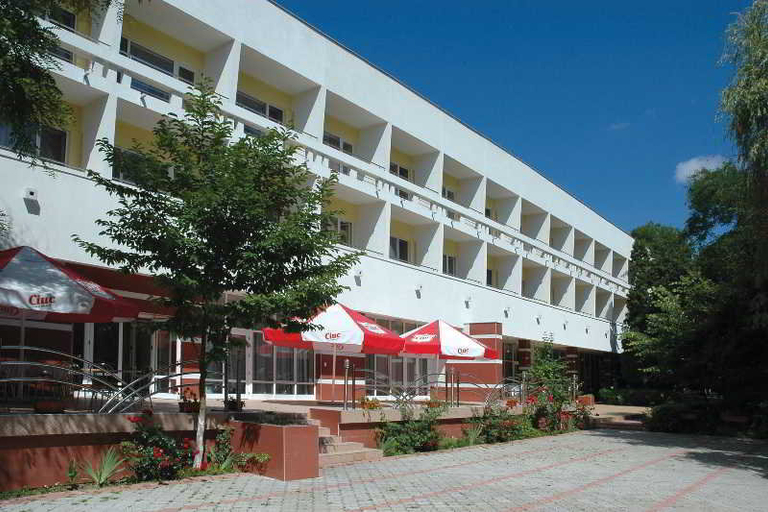 Exterior & Views 2, Hotel Nufarul, Sanmartin