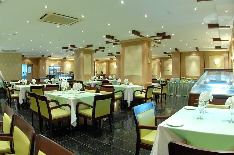 Food & Drinks 4, Al Muntazah Plaza Hotel and Apt., Doha