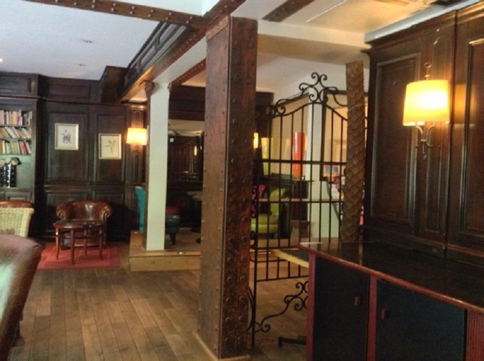 Public Area 2, Hotel London, Paris