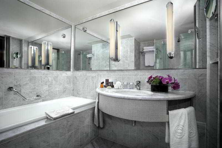 Bathroom, Vagabond Inn Ventura , Ventura