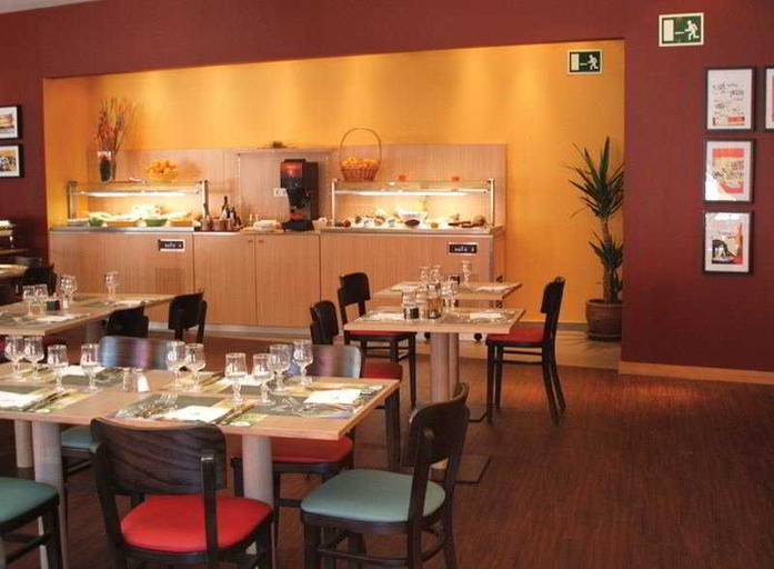 Food & Drinks 5, Travelodge Madrid Alcala de Henares, Madrid