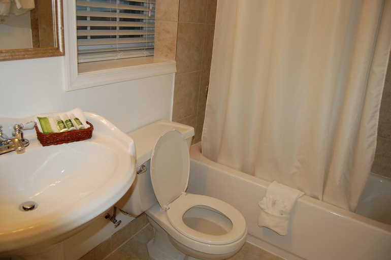 Bathroom 4, District, Washington D.C.