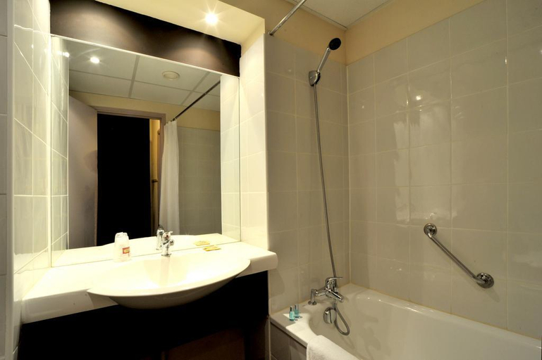 Bathroom 4, Brit Hotel Montpellier Parc Expo, Hérault
