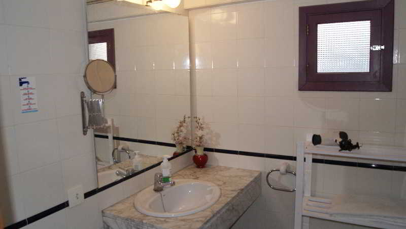 Bathroom 4, Sureda, Baleares