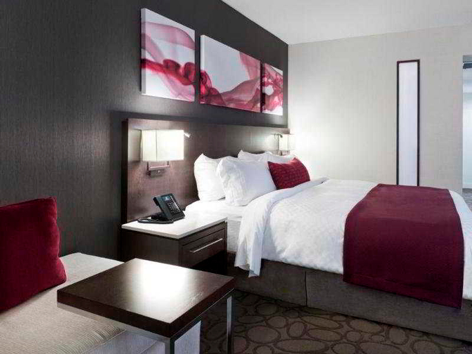 Bedroom 3, Delta Hotels by Marriott Montreal, Montréal