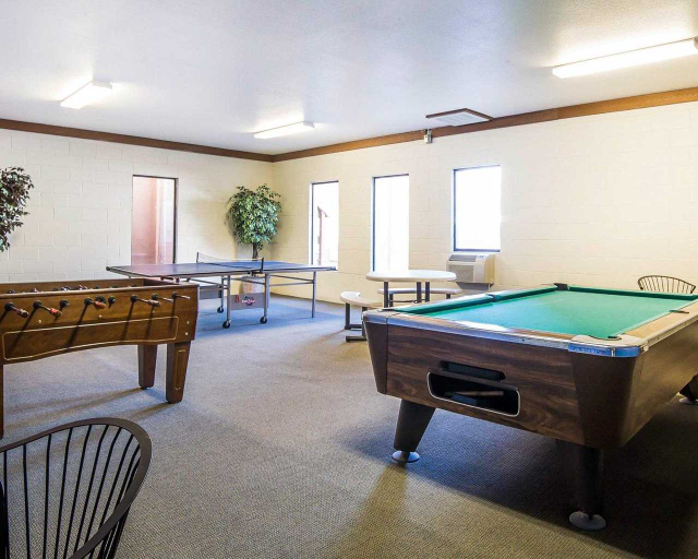 Public Area 2, Antler Lodge - Gardiner MT, Park