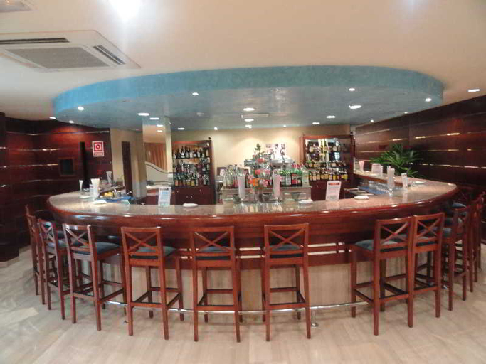 Food & Drinks