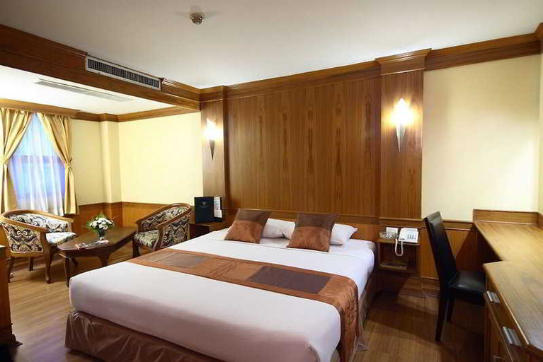 Bedroom 3, Wall Street Inn, Bang Rak