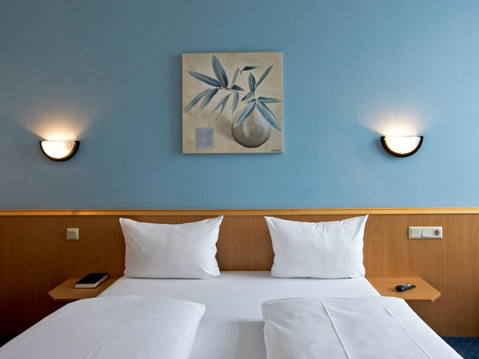 Bedroom 3, DORMERO Hotel Bretten, Karlsruhe