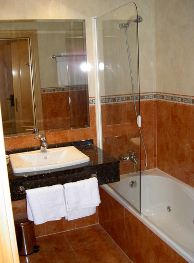 Bathroom, Manrique de Lara, Soria