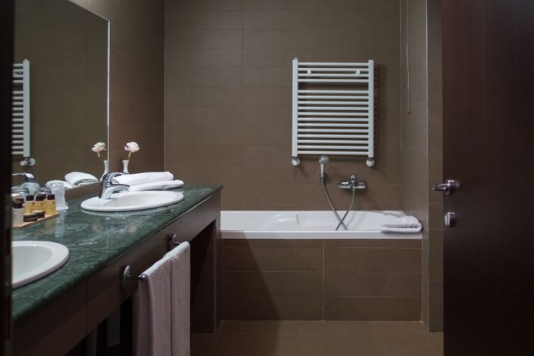 Bathroom 5, Geovillage Olbia Sport & Convention Resort, Olbia-Tempio