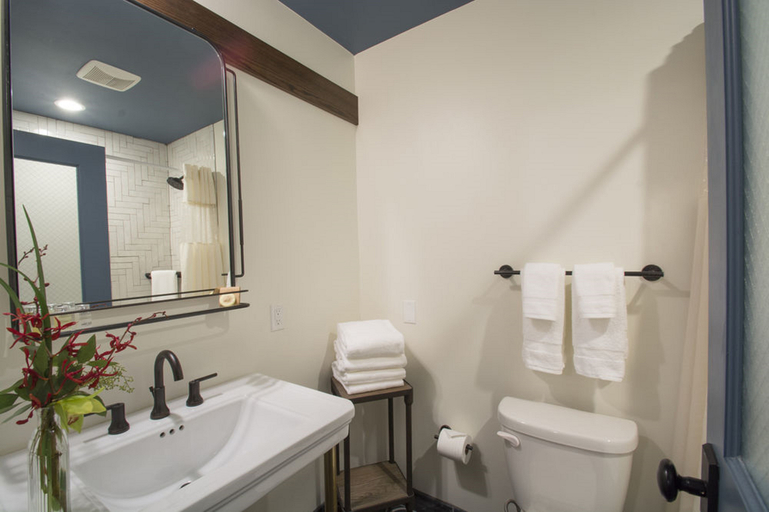 Bathroom 4, The Old No. 77 Hotel & Chandlery, Orleans