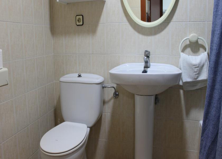 Bathroom 4, Alpha, Alicante